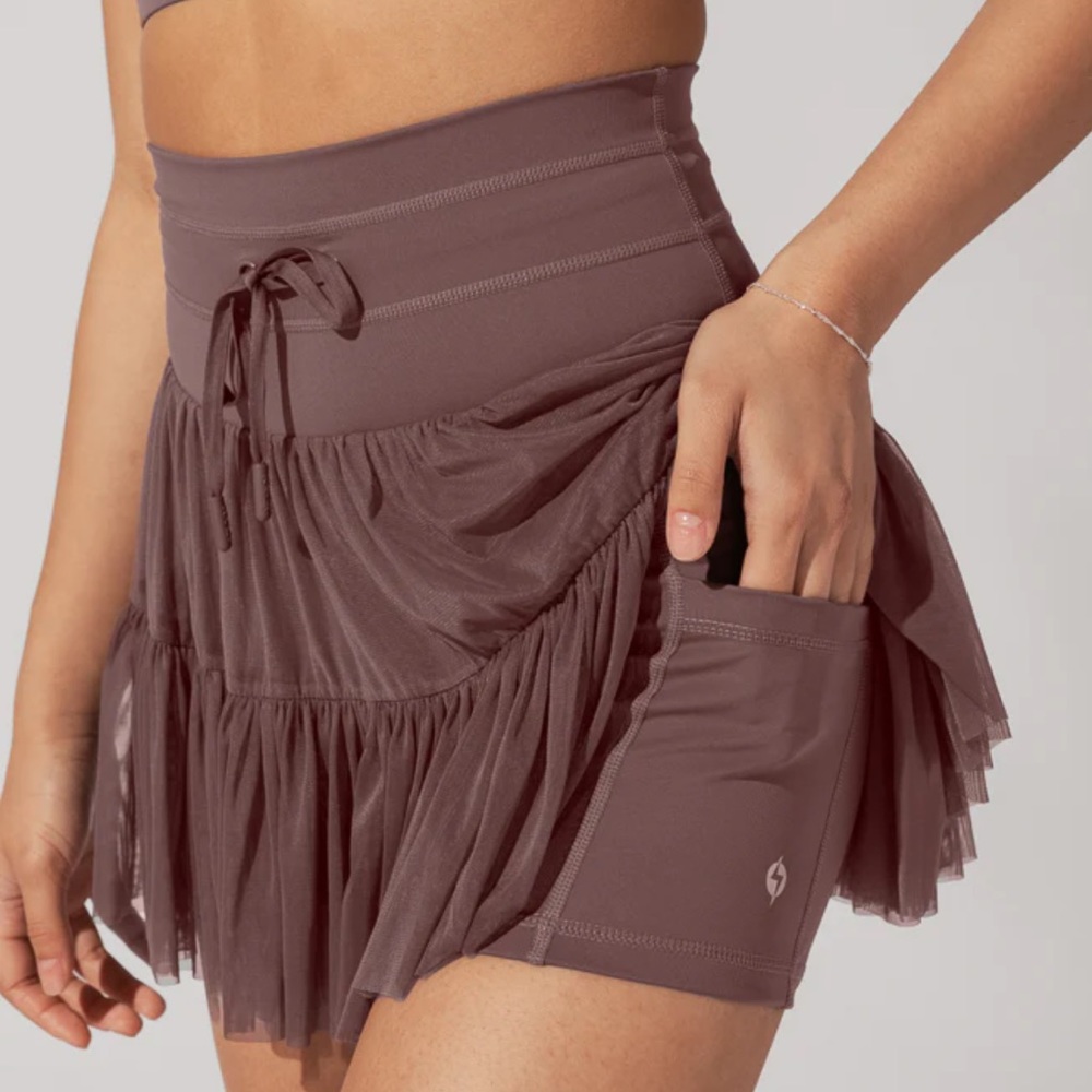 Popflex Pirouette Tiered Skort with Pockets (brown)